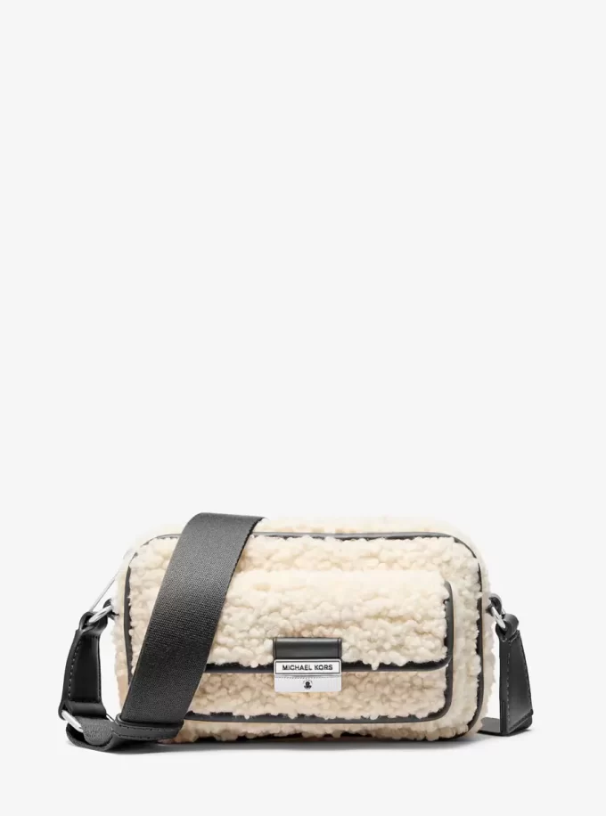 Bradshaw extra malá crossbody kabelka na fotoaparát z imitace ovčí kůže