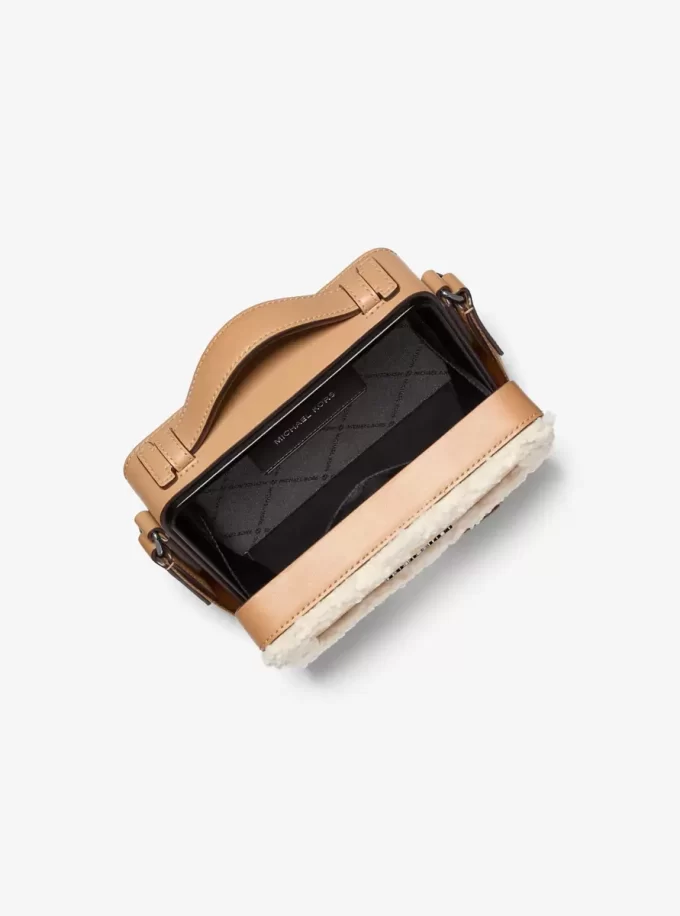 Kabelka Cooper Semiš a Sherpa Crossbody Kabelka Cooper Semiš a Sherpa Crossbody