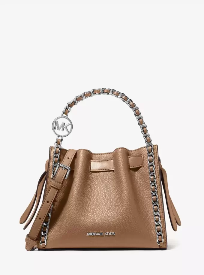 Kabelka Mina s malým řetízkem a převoditelnou crossbody Kabelka Mina s malým řetízkem a převoditelnou crossbody