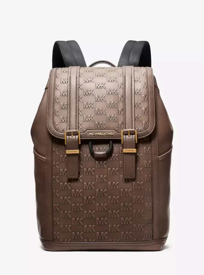 Kožený batoh Colby Medium Logo Embossed s leštěnou povrchovou úpravou Kožený batoh Colby Medium Logo Embossed s leštěnou povrchovou úpravou