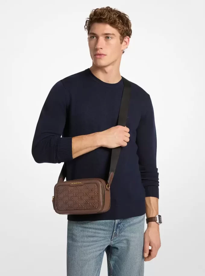 Kožená crossbody kabelka s reliéfním logem Hudson Kožená crossbody kabelka s reliéfním logem Hudson