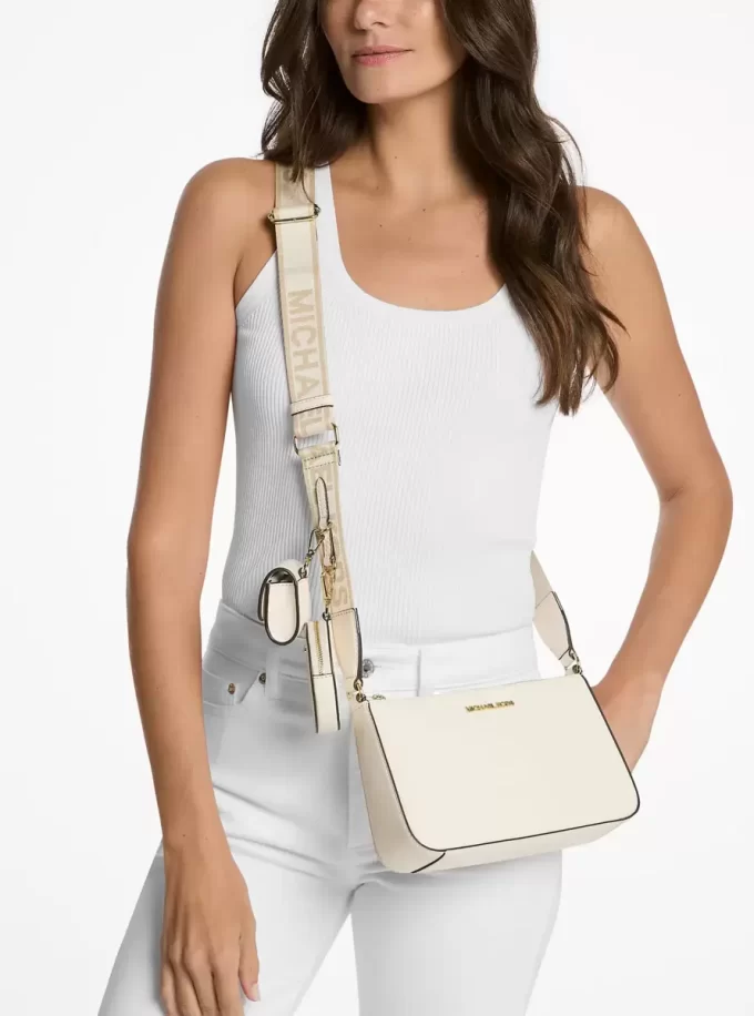 Kožená crossbody taška Jet Set Saffiano s pouzdrem pro Apple Airpods Pro Kožená crossbody taška Jet Set Saffiano s pouzdrem pro Apple Airpods Pro