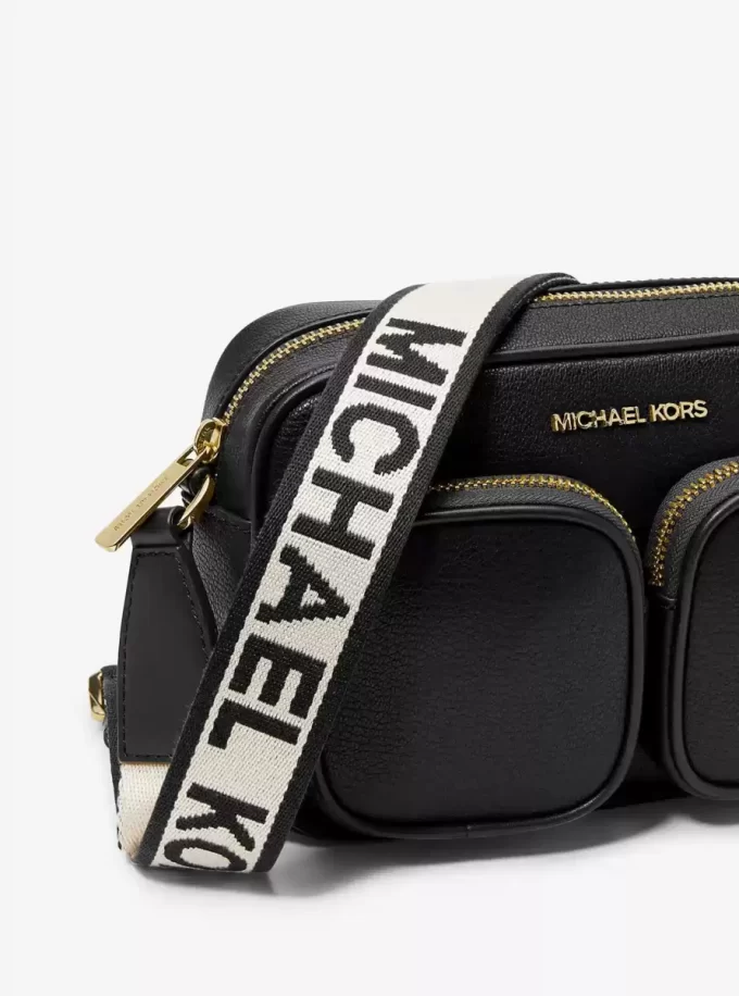 Kožená crossbody taška Jet Set střední velikosti s pouzdrem pro Apple Airpods Pro® Kožená crossbody taška Jet Set střední velikosti s pouzdrem pro Apple Airpods Pro®