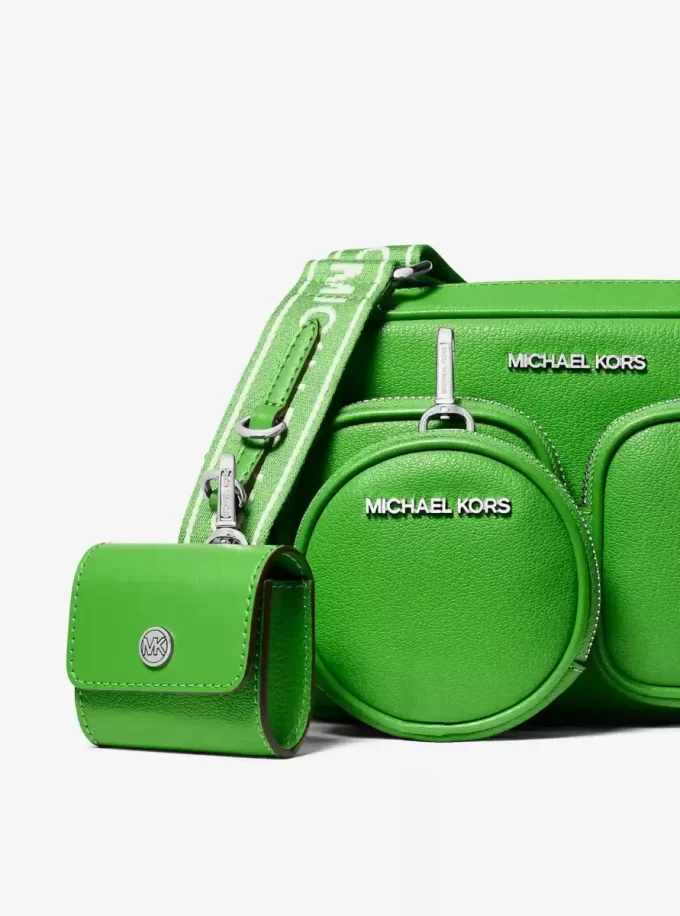 Kožená crossbody taška Jet Set střední velikosti s pouzdrem pro Apple Airpods Pro® Kožená crossbody taška Jet Set střední velikosti s pouzdrem pro Apple Airpods Pro®
