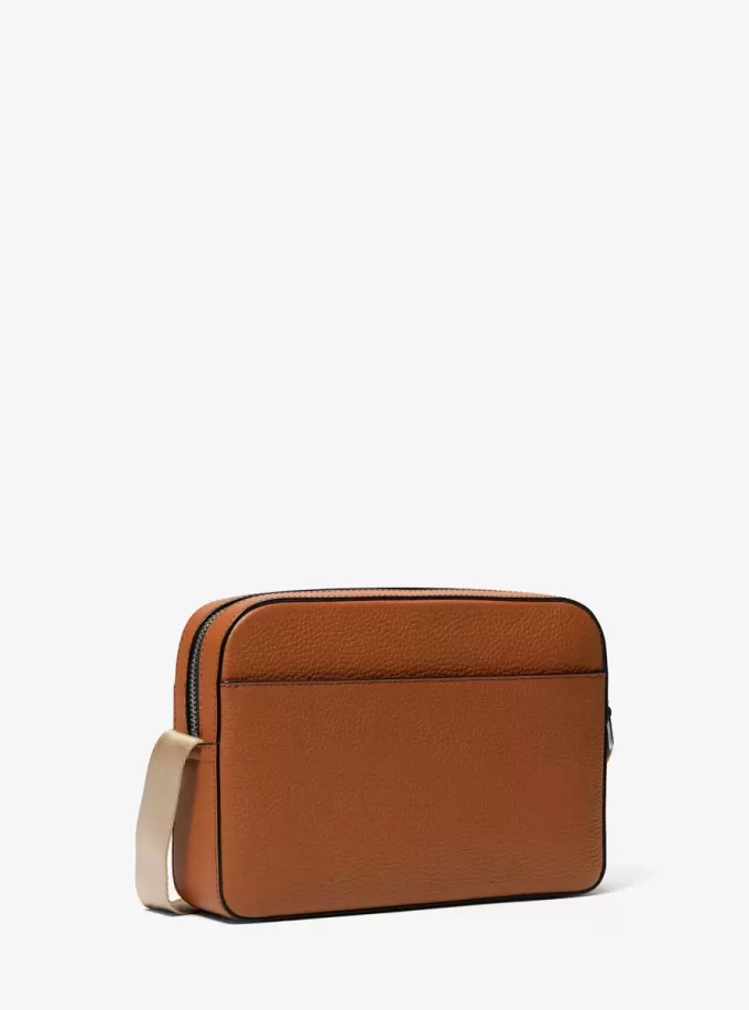 Kožená praktická crossbody kabelka Hudson Pebbled Kožená praktická crossbody kabelka Hudson Pebbled