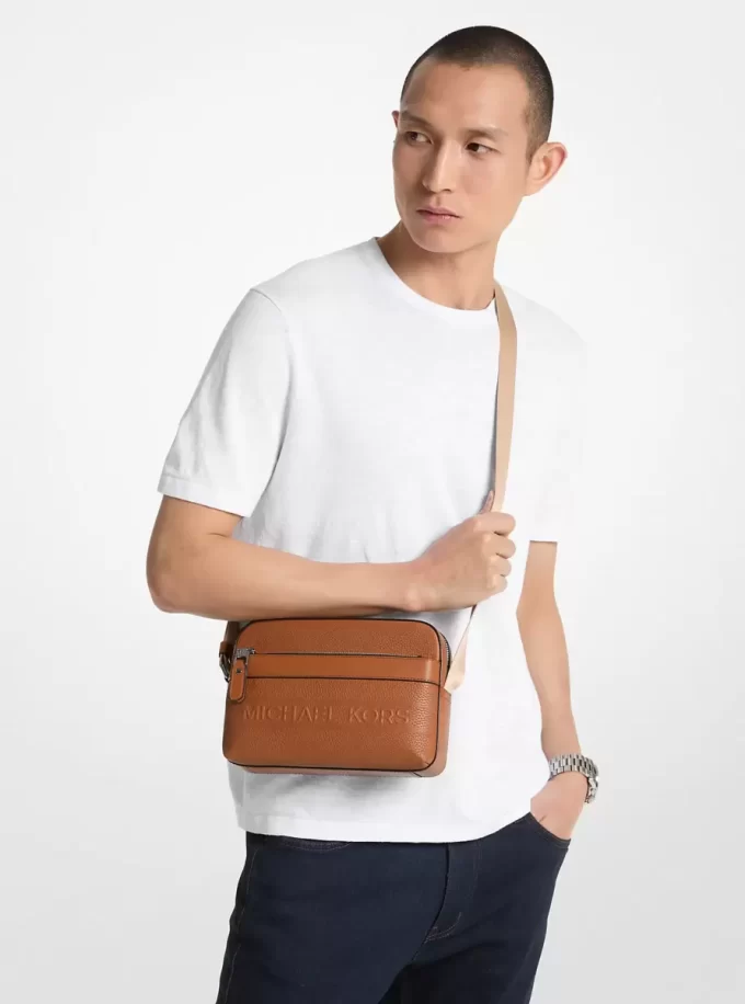Kožená praktická crossbody kabelka Hudson Pebbled Kožená praktická crossbody kabelka Hudson Pebbled