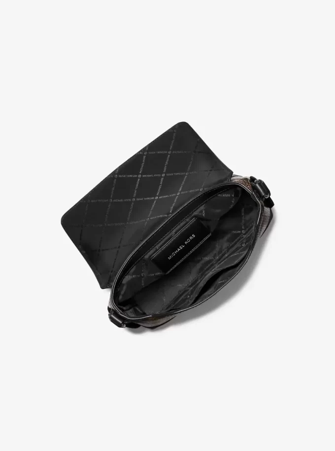 Malá crossbody kabelka Cyrus s reliéfním hadím vzorem