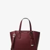 Malá kožená crossbody kabelka Taryn Malá kožená crossbody kabelka Taryn
