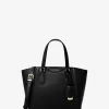 Malá kožená crossbody kabelka Taryn Malá kožená crossbody kabelka Taryn