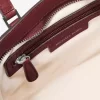 Malá kožená crossbody kabelka Taryn Malá kožená crossbody kabelka Taryn