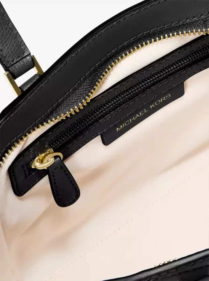 Malá kožená crossbody kabelka Taryn Malá kožená crossbody kabelka Taryn
