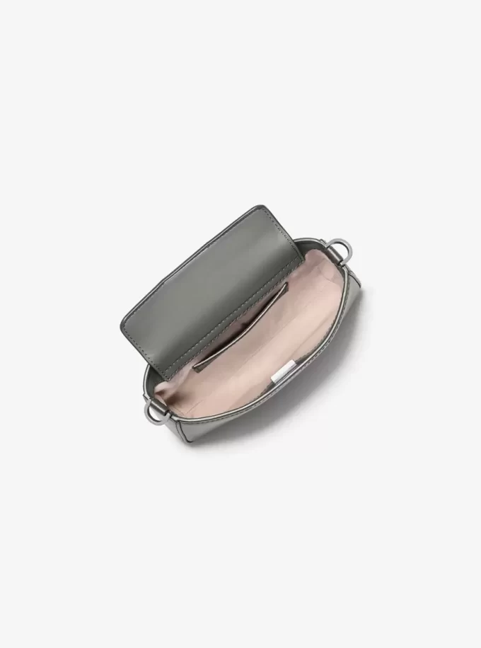 Malá leštěná kožená crossbody kabelka Bryant Malá leštěná kožená crossbody kabelka Bryant