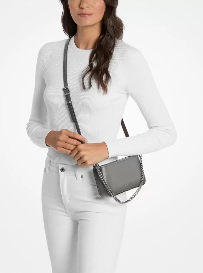 Malá leštěná kožená crossbody kabelka Bryant Malá leštěná kožená crossbody kabelka Bryant