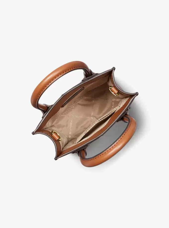 Mercer extra malá crossbody kabelka s logem a koženým potiskem