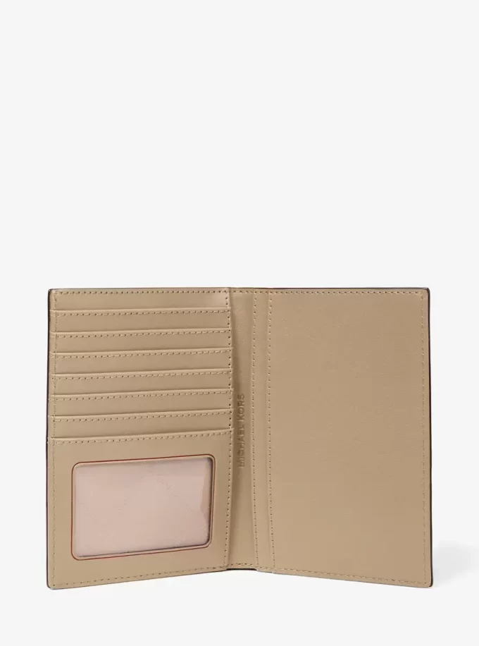 Peněženka na pas s logem Jet Set Medium Metallic Peněženka na pas s logem Jet Set Medium Metallic