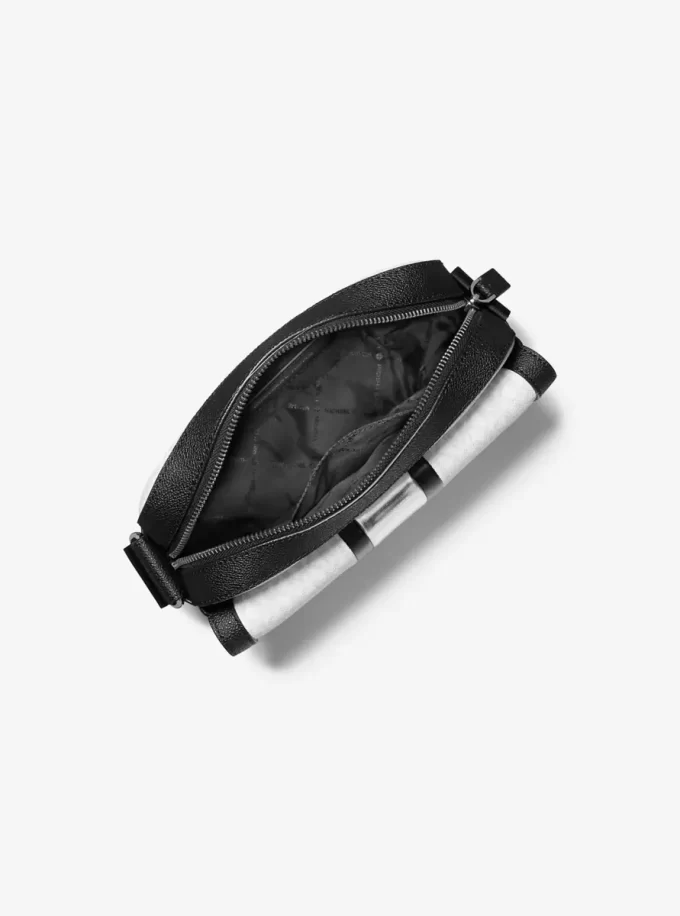 Střední crossbody kabelka Cooper Signature s logem a pruhy pro fotoaparát Střední crossbody kabelka Cooper Signature s logem a pruhy pro fotoaparát
