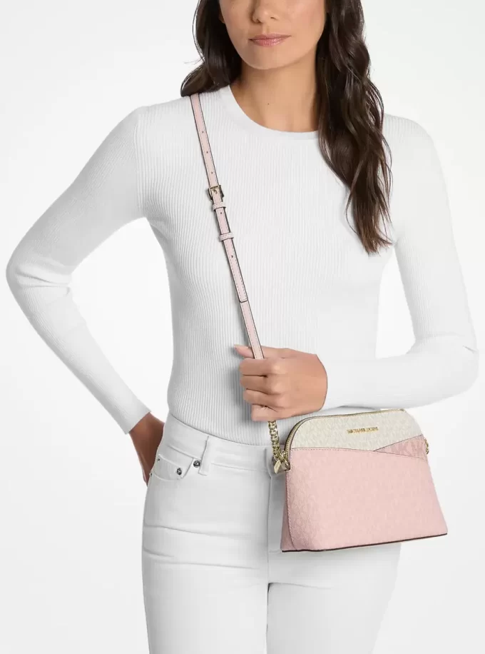 Střední crossbody kabelka Jet Set Travel s barevnými bloky a podpisovým logem Střední crossbody kabelka Jet Set Travel s barevnými bloky a podpisovým logem
