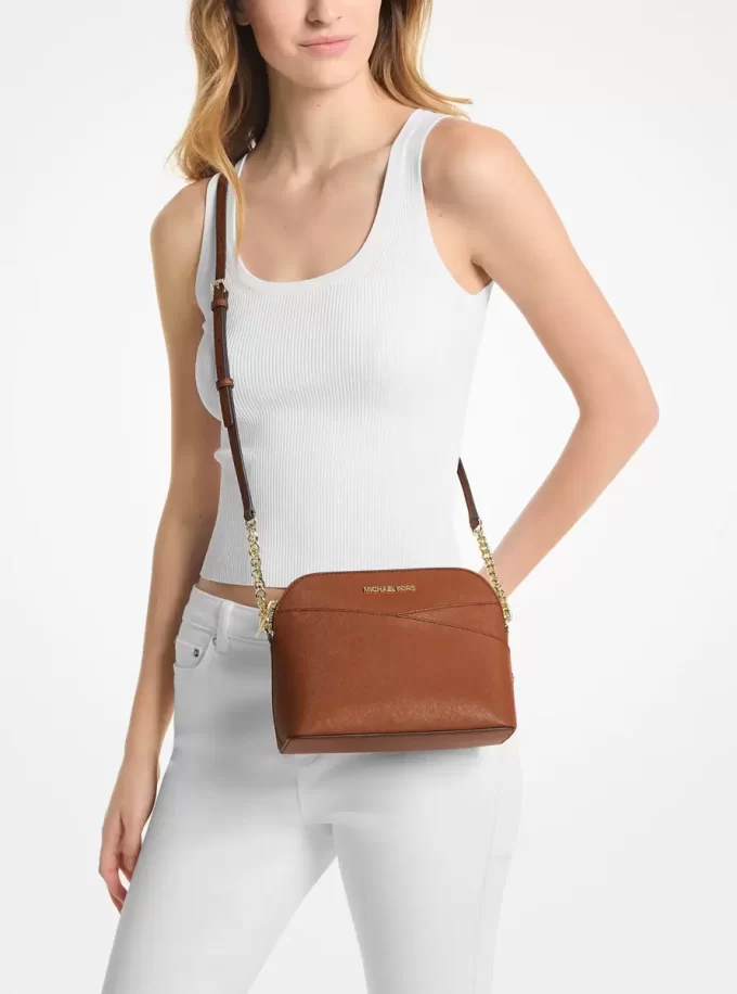 Střední crossbody kabelka Jet Set Travel s kopulí Střední crossbody kabelka Jet Set Travel s kopulí