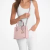 Střední dvoubarevná kožená crossbody kabelka Mercer s kamínky Střední dvoubarevná kožená crossbody kabelka Mercer s kamínky