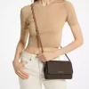 Střední logová konvertibilní crossbody kabelka Střední logová konvertibilní crossbody kabelka