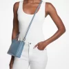 Středně velká kožená crossbody kabelka Trisha Pebbled Středně velká kožená crossbody kabelka Trisha Pebbled