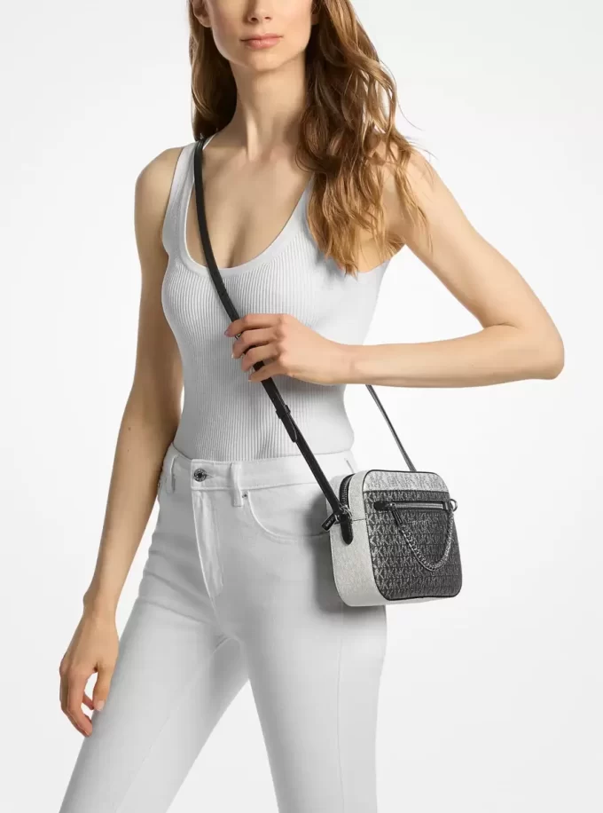 Velká crossbody kabelka Jet Set s logem Signature Velká crossbody kabelka Jet Set s logem Signature