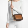 Velká crossbody kabelka Maeve Signature Velká crossbody kabelka Maeve Signature