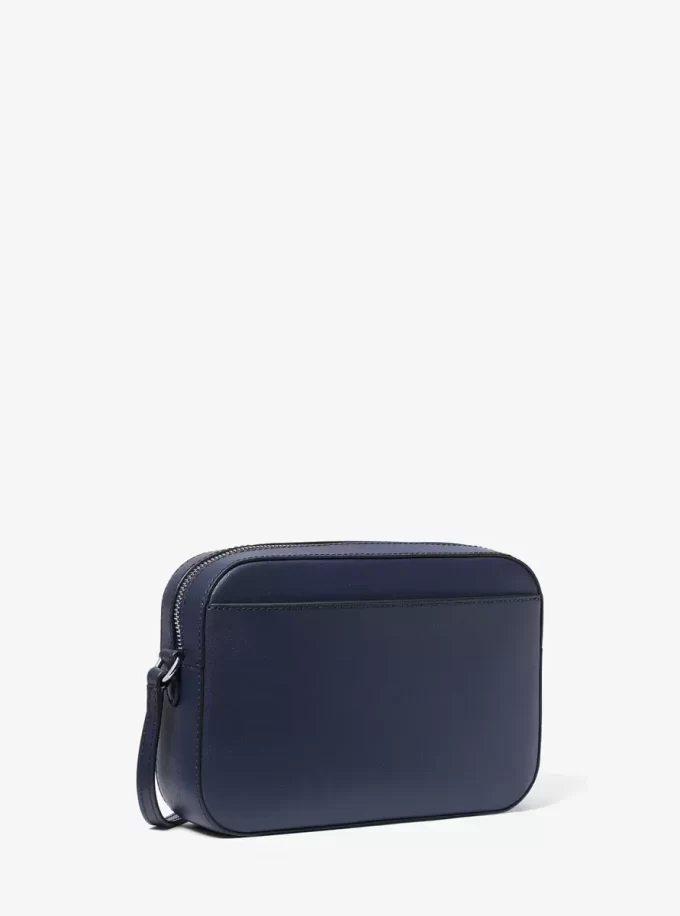 Velká safínová kožená crossbody kabelka Jet Set Velká safínová kožená crossbody kabelka Jet Set