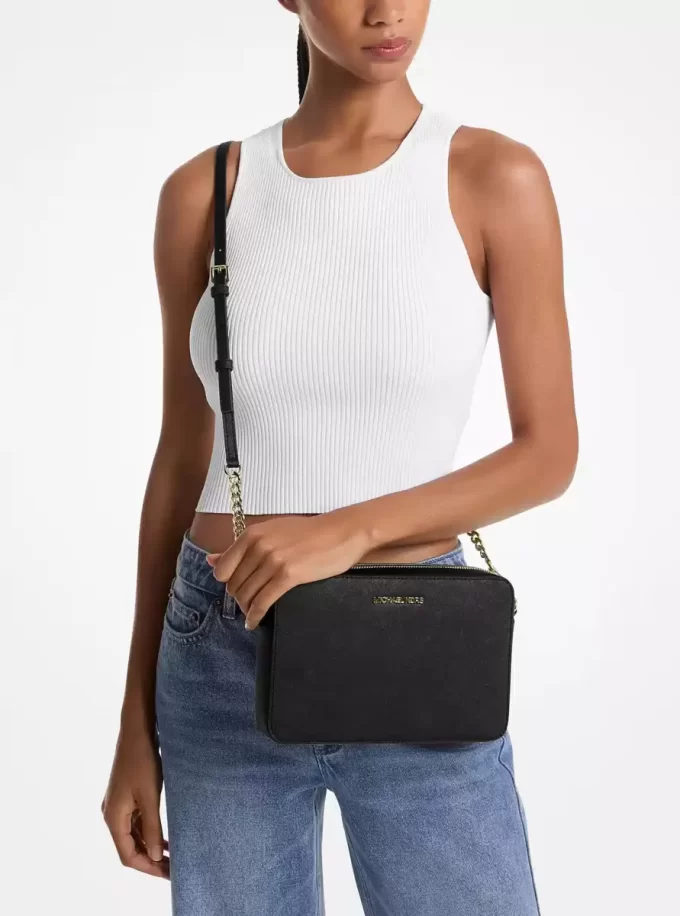Velká safínová kožená crossbody kabelka Jet Set Velká safínová kožená crossbody kabelka Jet Set